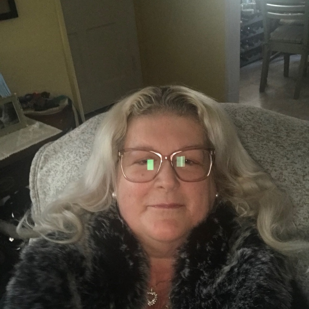 Meet your Posher, Carola